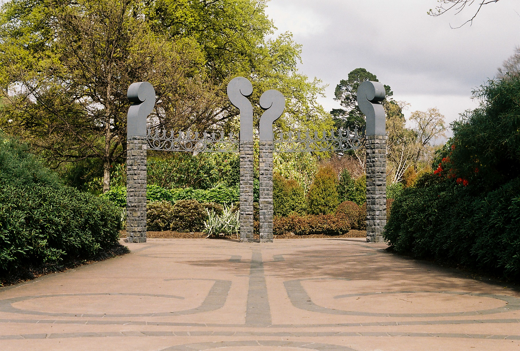 Entranceway Sculptures, Botanical Gardens